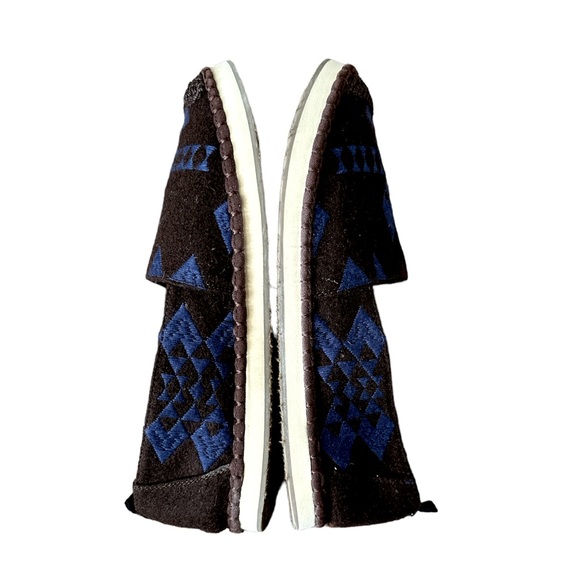 THE SAK | Brown and Blue Tribal Rear Charm Slip Ons - Picture 2 of 6